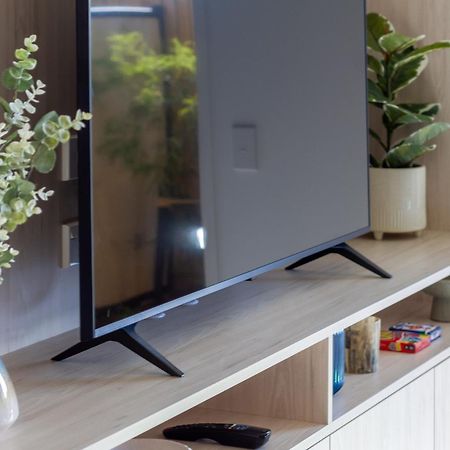 Downtown Delight: Studio At 8 Wilmer With Backyard Christchurch Eksteriør bilde