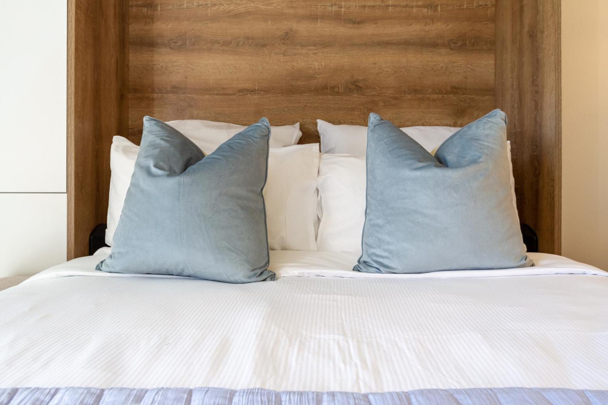 Downtown Delight: Studio At 8 Wilmer With Backyard Christchurch Eksteriør bilde