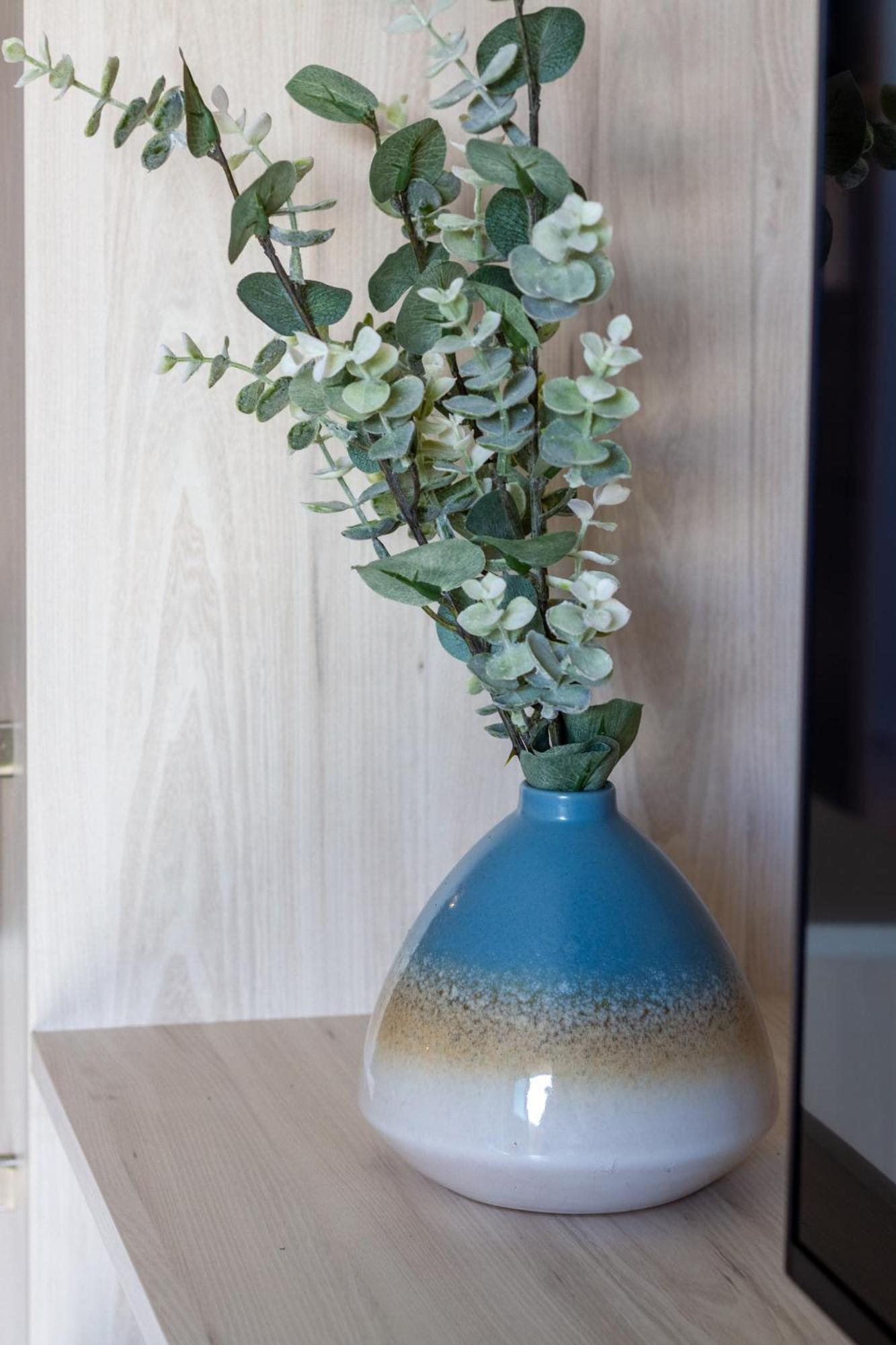 Downtown Delight: Studio At 8 Wilmer With Backyard Christchurch Eksteriør bilde